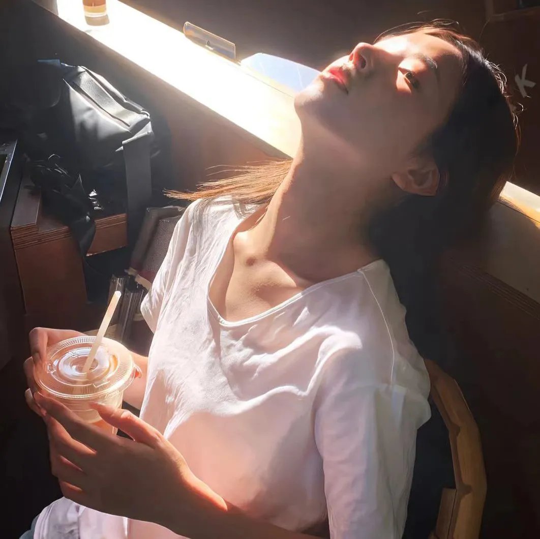 湖畔迷情
